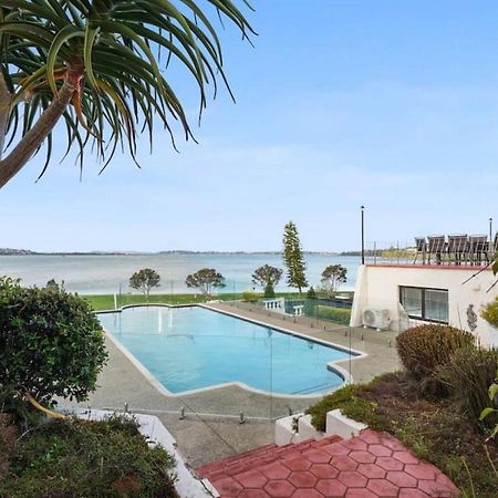 Magnificent Beachfront Mansion - Pool - Fireplace Auckland Exterior foto