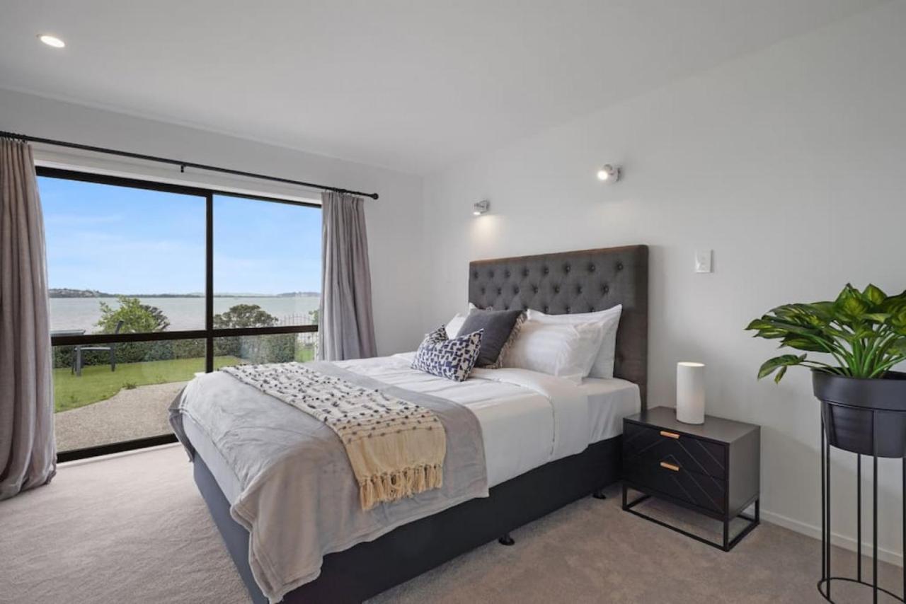 Magnificent Beachfront Mansion - Pool - Fireplace Auckland Exterior foto