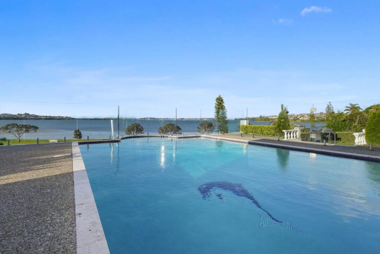Magnificent Beachfront Mansion - Pool - Fireplace Auckland Exterior foto