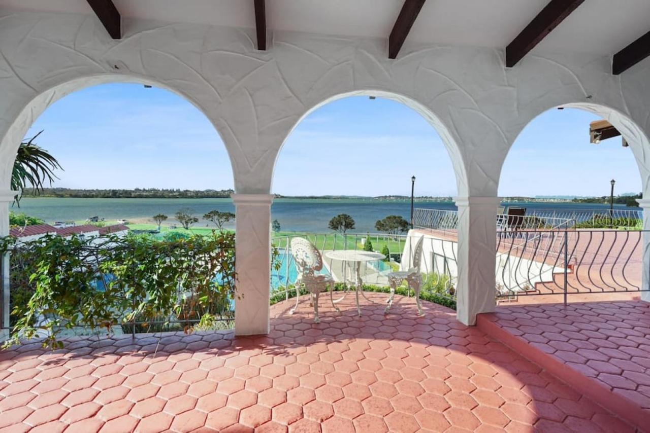 Magnificent Beachfront Mansion - Pool - Fireplace Auckland Exterior foto